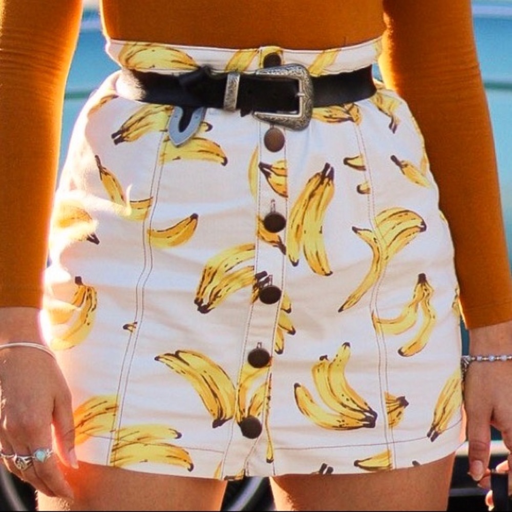 UO Banana Skirt ✨